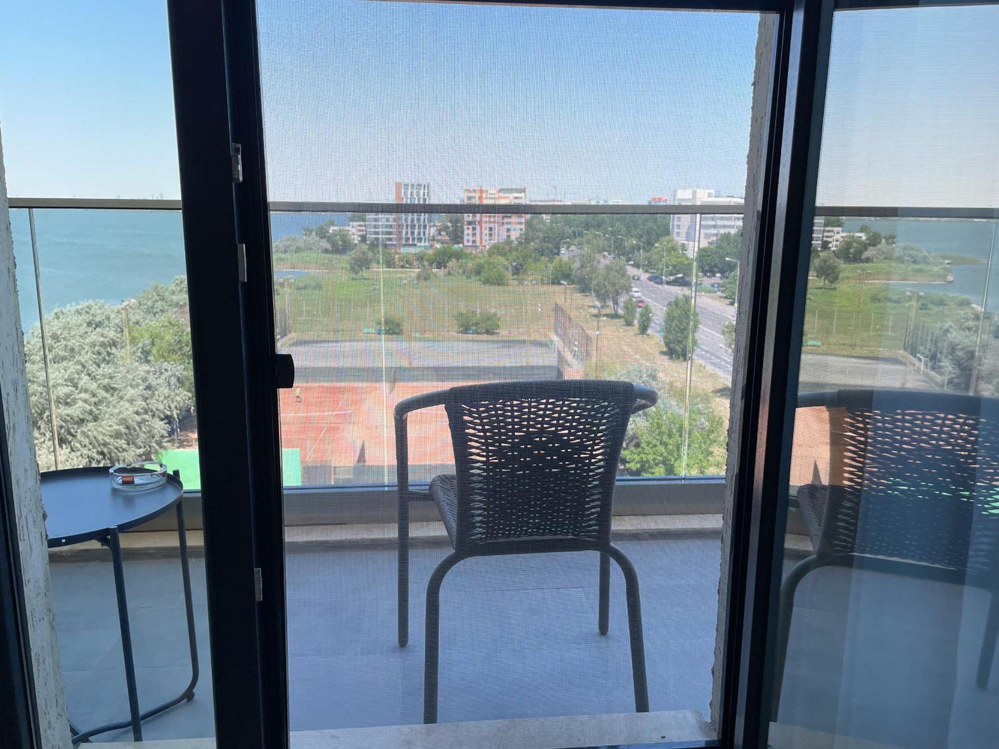 Azure Sea Apartments - Bychoice Mamaia Room photo
